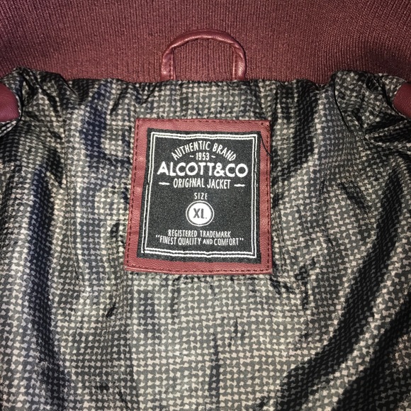 ITALIAN ALCOTT & CO Faux Leather Coat - Burgundy - Picture 4 of 4